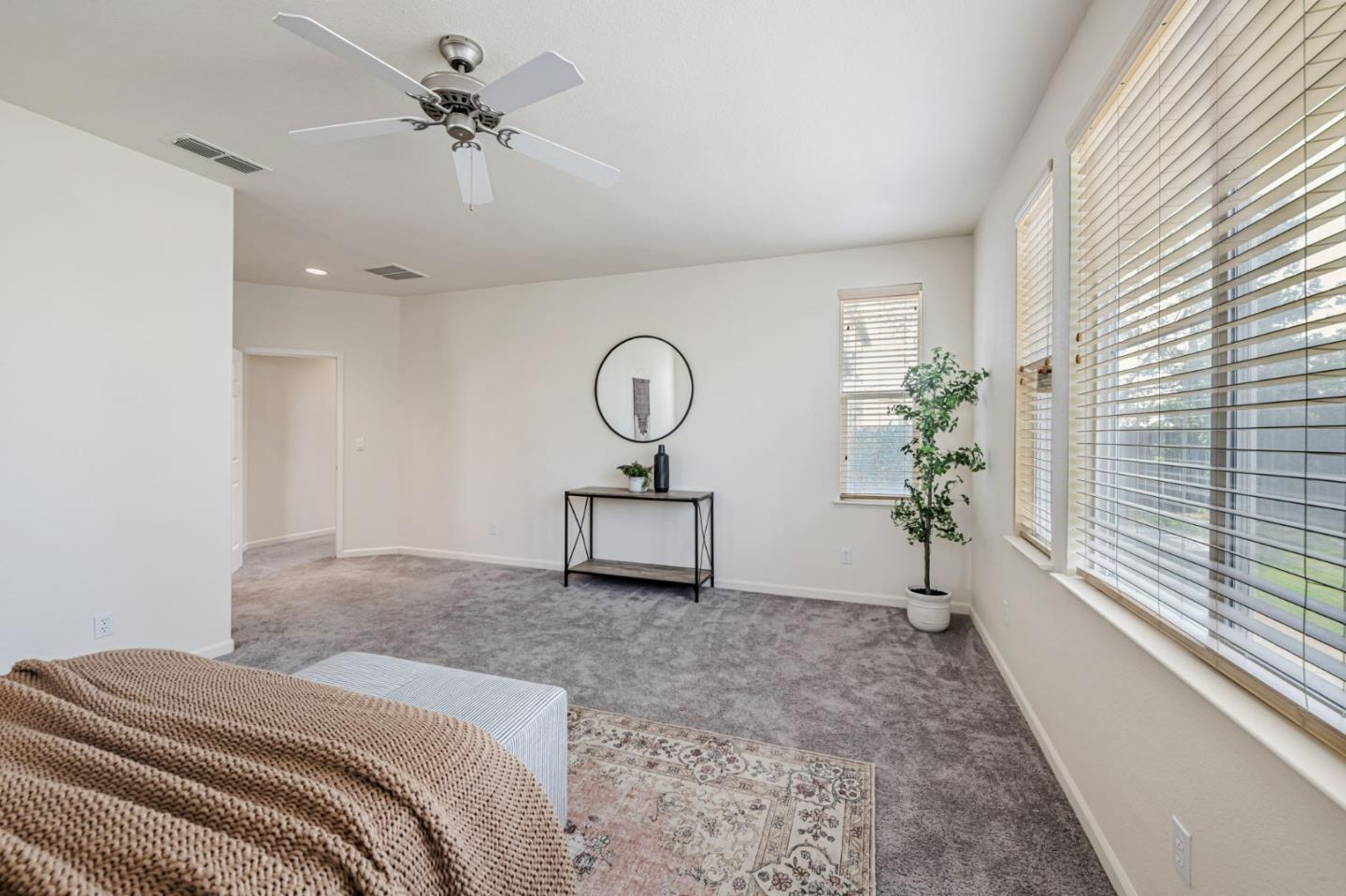 Detail Gallery Image 29 of 53 For 6619 Sao Tiago Way, Elk Grove,  CA 95757 - 5 Beds | 3/1 Baths
