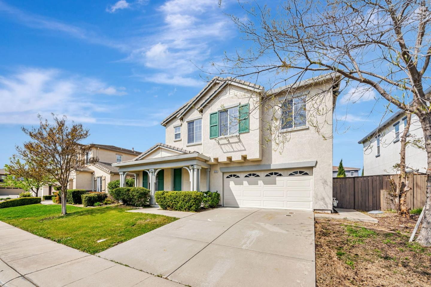 Detail Gallery Image 3 of 53 For 6619 Sao Tiago Way, Elk Grove,  CA 95757 - 5 Beds | 3/1 Baths