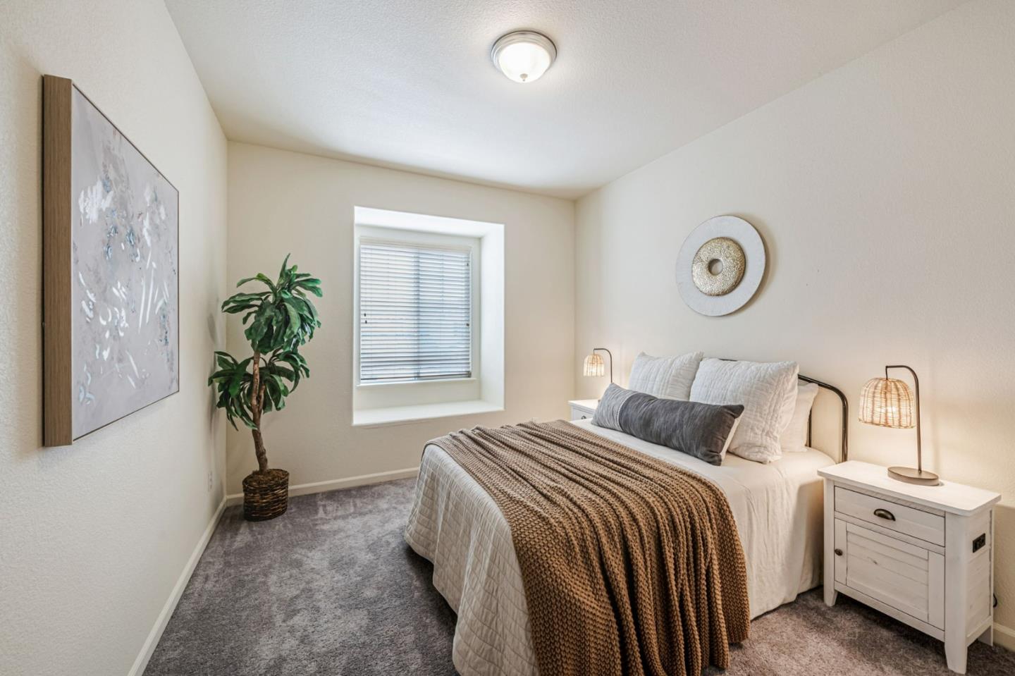 Detail Gallery Image 32 of 53 For 6619 Sao Tiago Way, Elk Grove,  CA 95757 - 5 Beds | 3/1 Baths