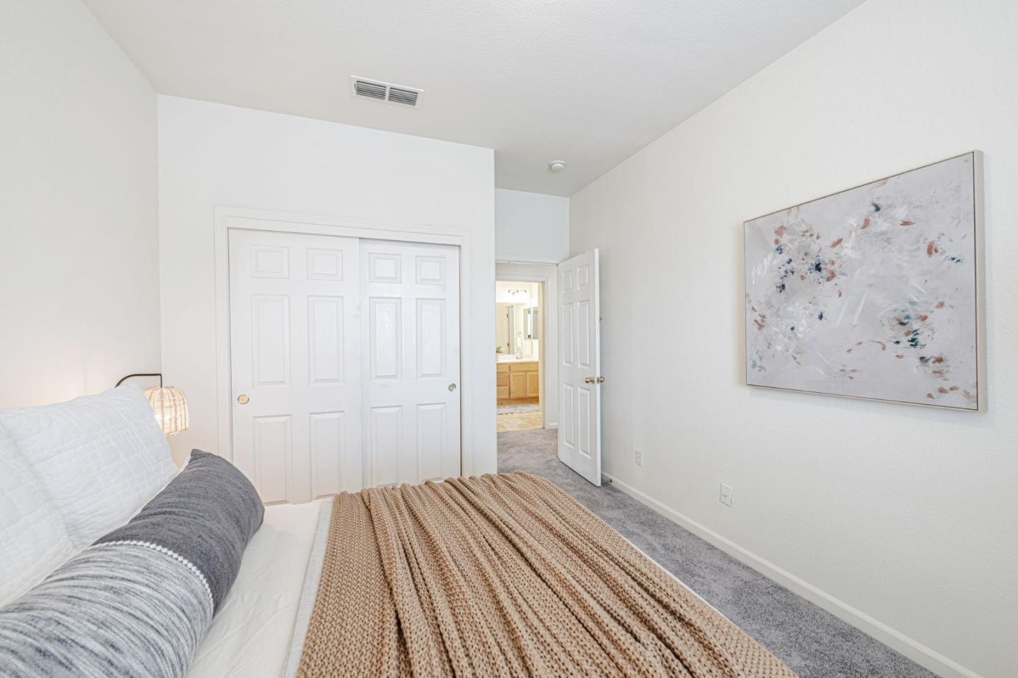 Detail Gallery Image 33 of 53 For 6619 Sao Tiago Way, Elk Grove,  CA 95757 - 5 Beds | 3/1 Baths