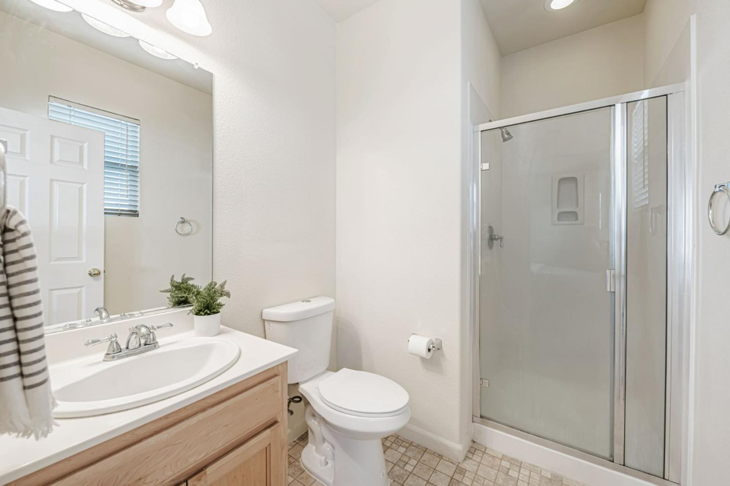 Detail Gallery Image 45 of 53 For 6619 Sao Tiago Way, Elk Grove,  CA 95757 - 5 Beds | 3/1 Baths