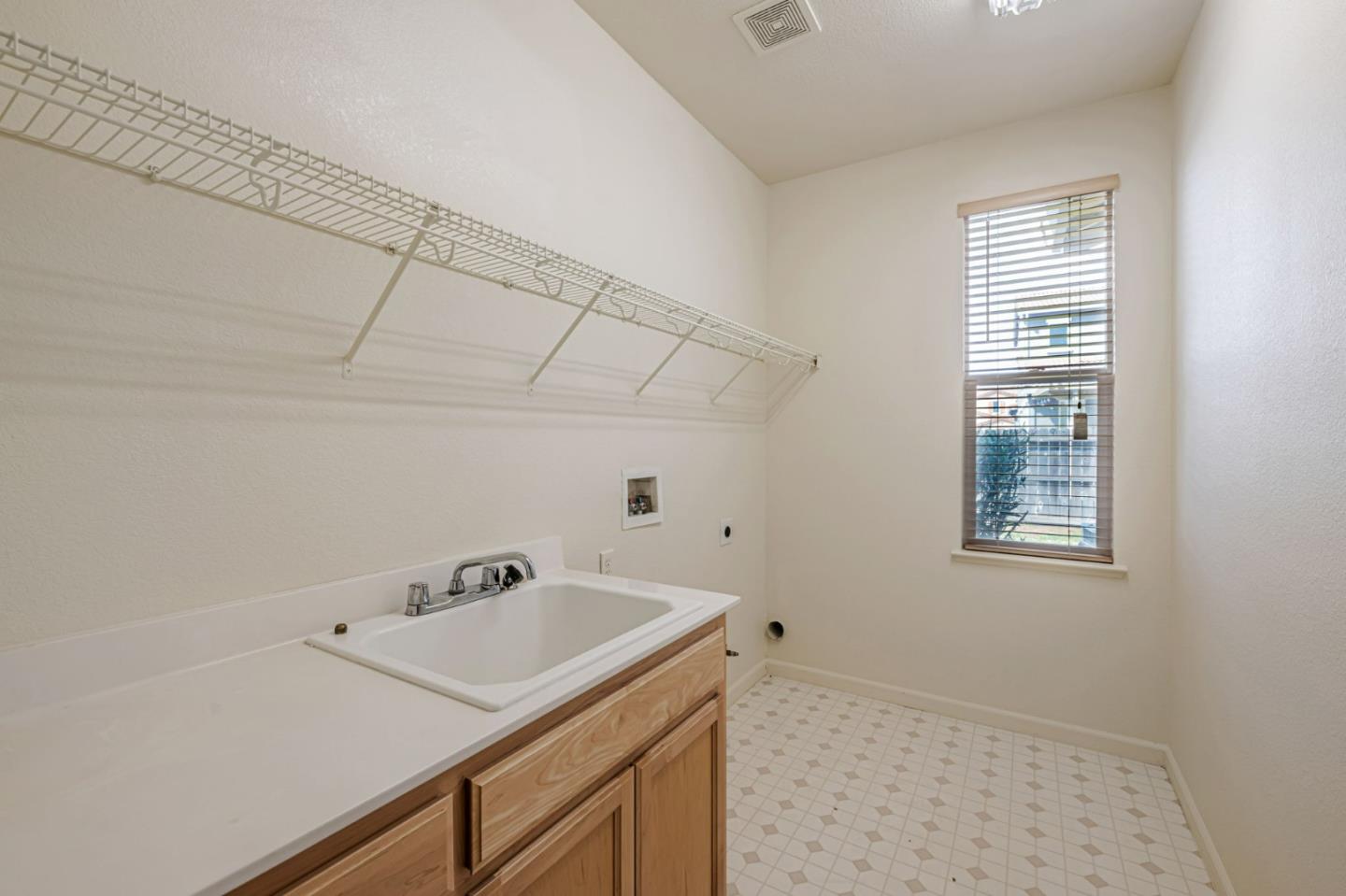 Detail Gallery Image 47 of 53 For 6619 Sao Tiago Way, Elk Grove,  CA 95757 - 5 Beds | 3/1 Baths