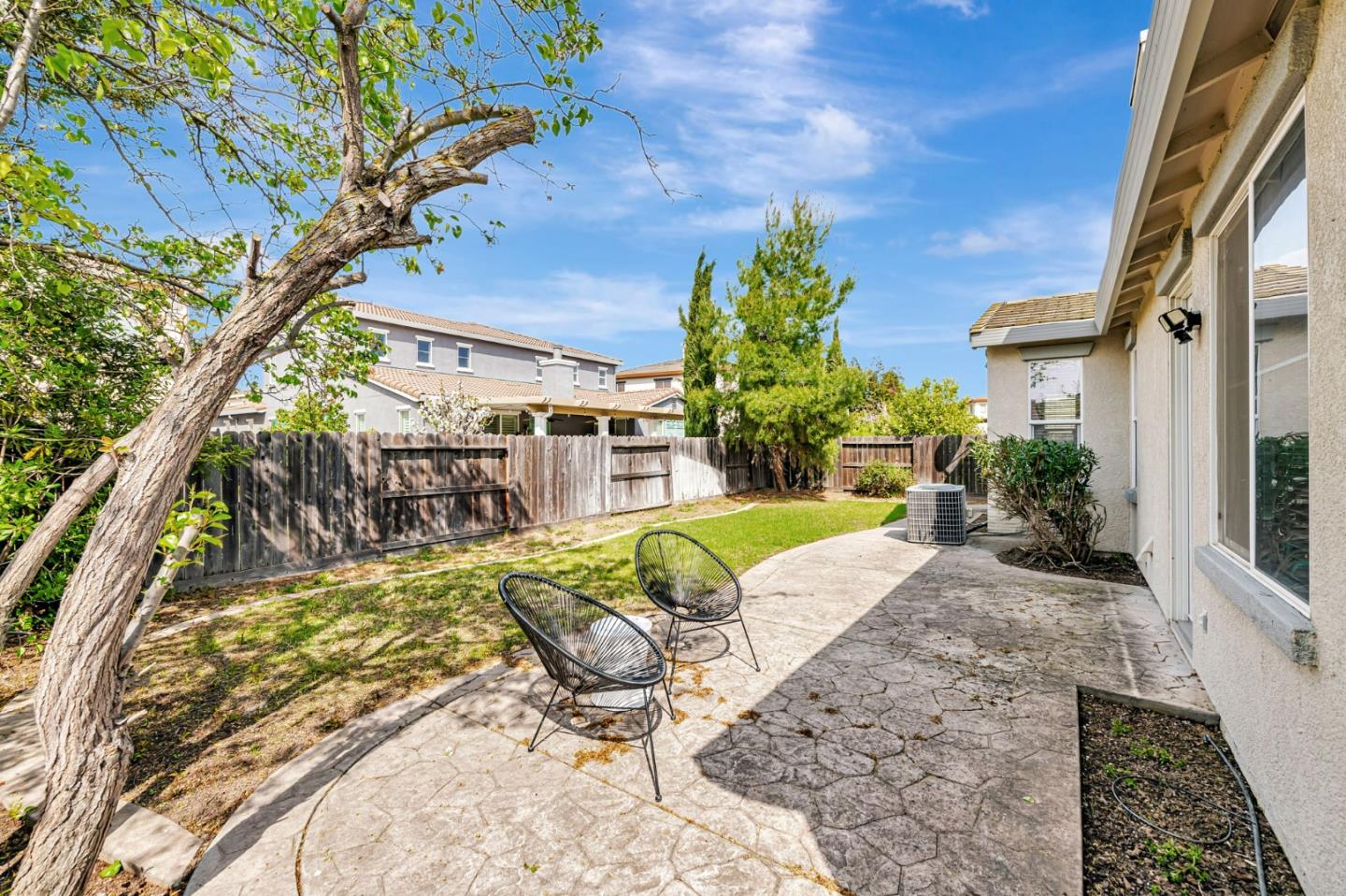 Detail Gallery Image 50 of 53 For 6619 Sao Tiago Way, Elk Grove,  CA 95757 - 5 Beds | 3/1 Baths