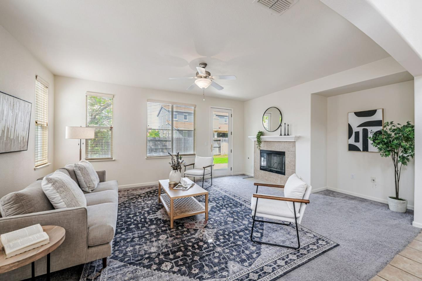 Detail Gallery Image 6 of 53 For 6619 Sao Tiago Way, Elk Grove,  CA 95757 - 5 Beds | 3/1 Baths