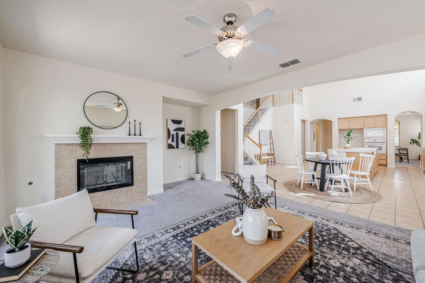 Detail Gallery Image 9 of 53 For 6619 Sao Tiago Way, Elk Grove,  CA 95757 - 5 Beds | 3/1 Baths