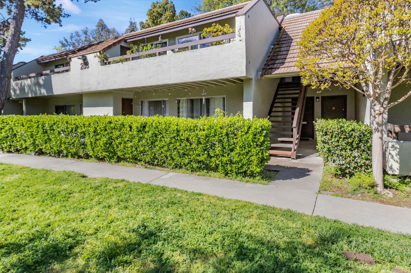Detail Gallery Image 2 of 35 For 288 Tradewinds Dr #13,  San Jose,  CA 95123 - 1 Beds | 1 Baths