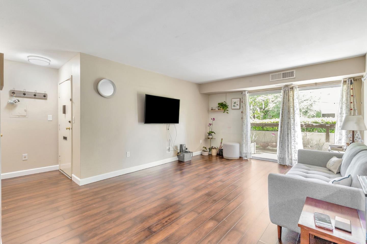 Detail Gallery Image 5 of 35 For 288 Tradewinds Dr #13,  San Jose,  CA 95123 - 1 Beds | 1 Baths