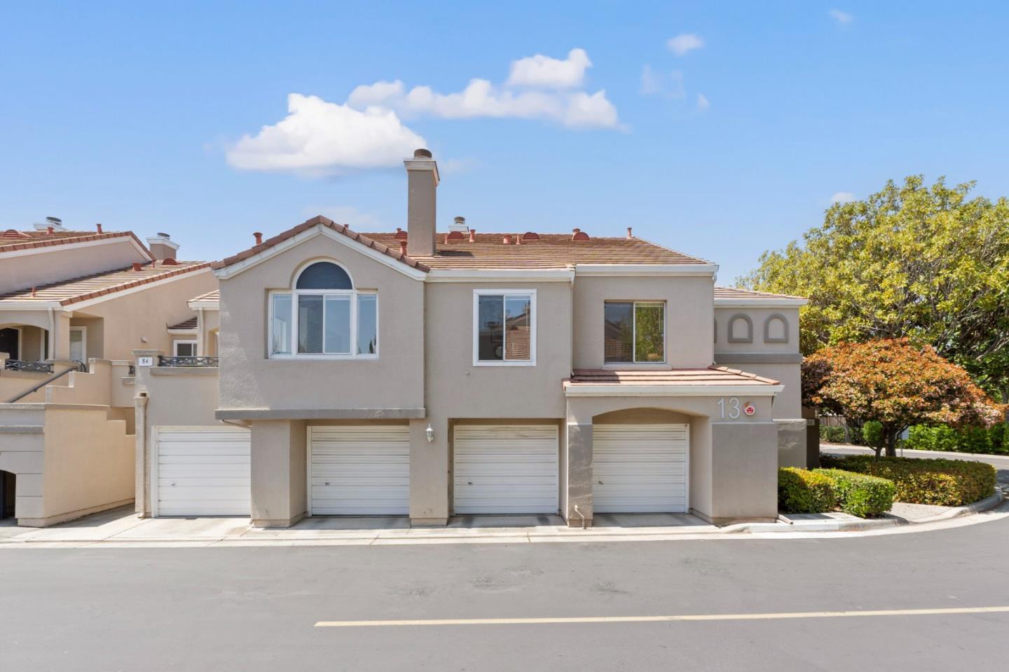 Detail Gallery Image 2 of 36 For 84 Mirabelli Cir, San Jose,  CA 95134 - 2 Beds | 2 Baths