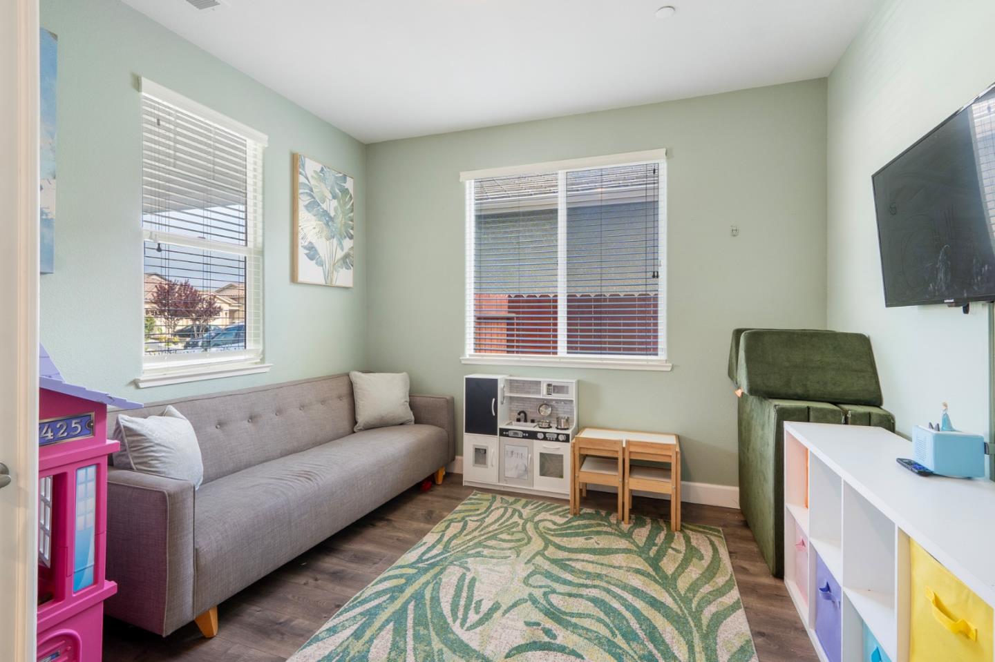 Detail Gallery Image 12 of 36 For 1551 Lily Ct, Hollister,  CA 95023 - 3 Beds | 2/1 Baths