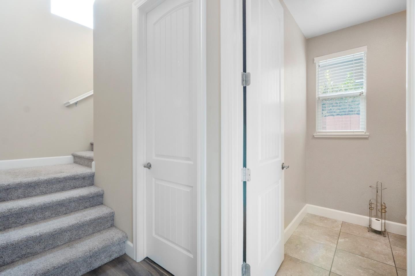 Detail Gallery Image 15 of 36 For 1551 Lily Ct, Hollister,  CA 95023 - 3 Beds | 2/1 Baths