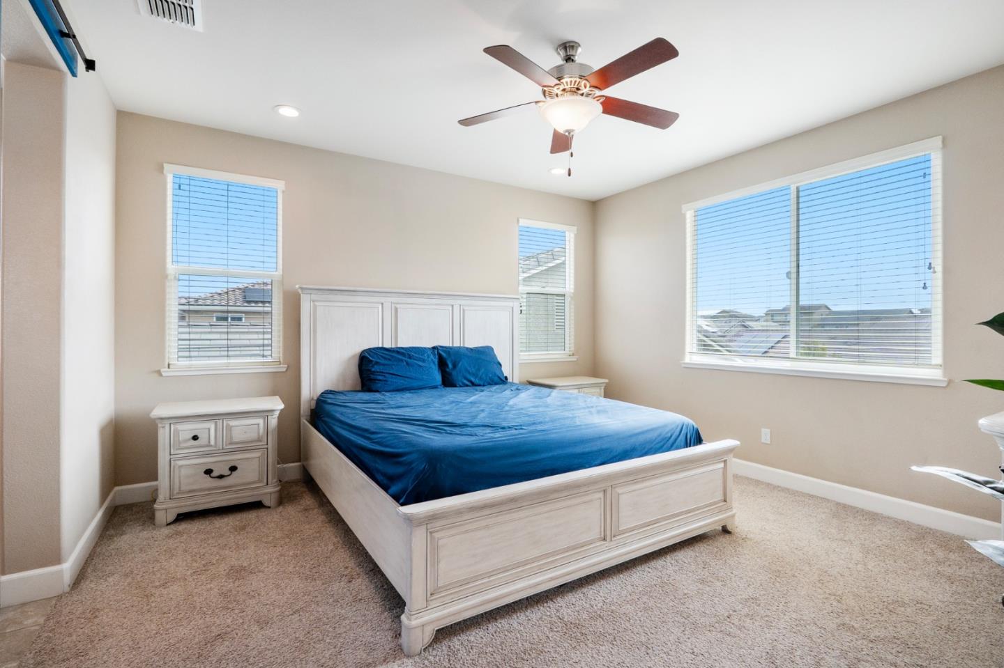 Detail Gallery Image 22 of 36 For 1551 Lily Ct, Hollister,  CA 95023 - 3 Beds | 2/1 Baths