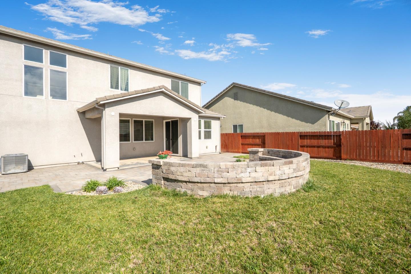 Detail Gallery Image 26 of 36 For 1551 Lily Ct, Hollister,  CA 95023 - 3 Beds | 2/1 Baths