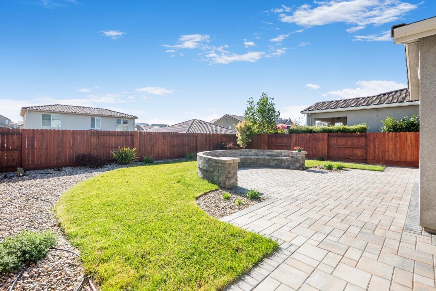 Detail Gallery Image 28 of 36 For 1551 Lily Ct, Hollister,  CA 95023 - 3 Beds | 2/1 Baths