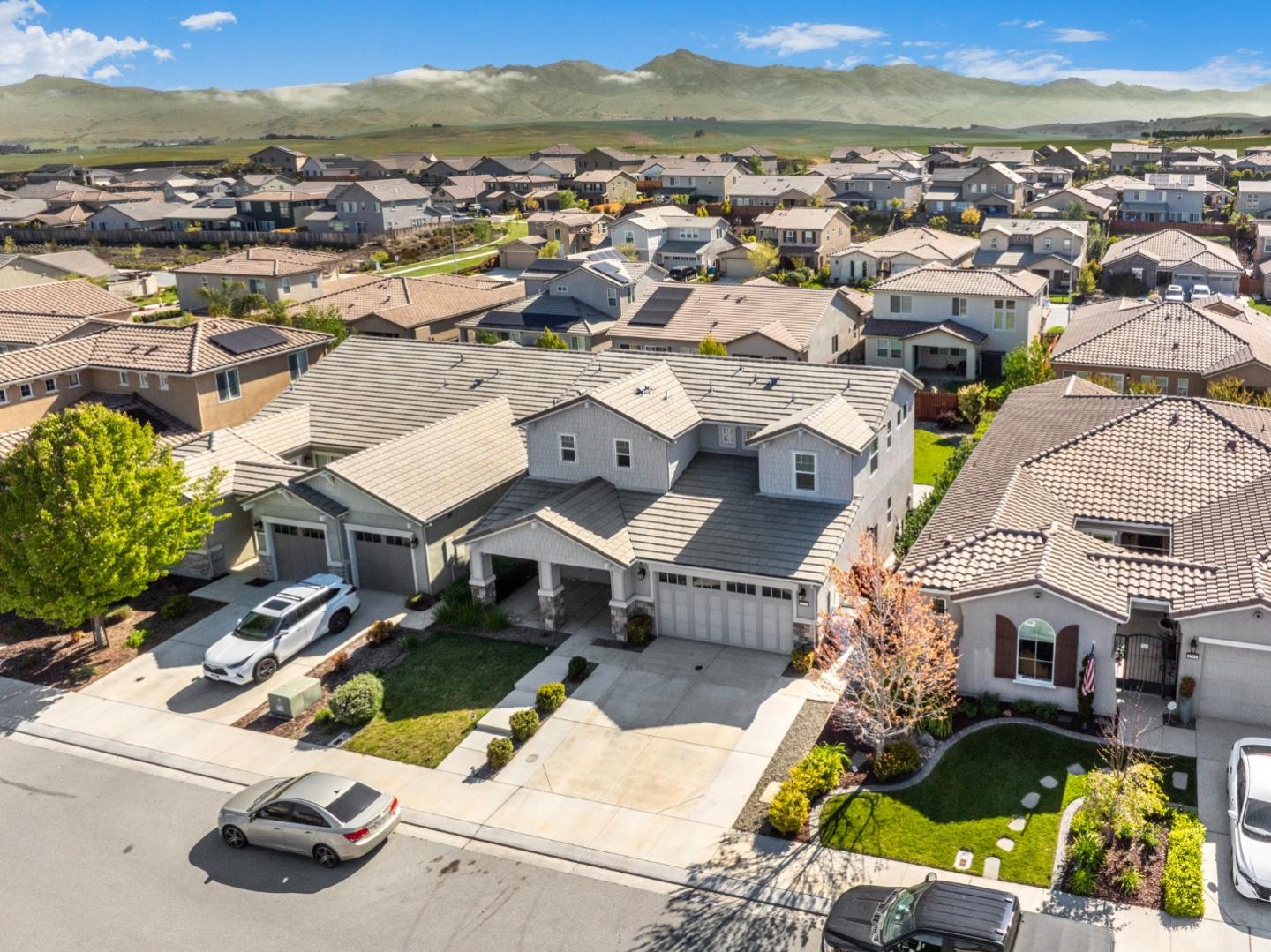 Detail Gallery Image 30 of 36 For 1551 Lily Ct, Hollister,  CA 95023 - 3 Beds | 2/1 Baths