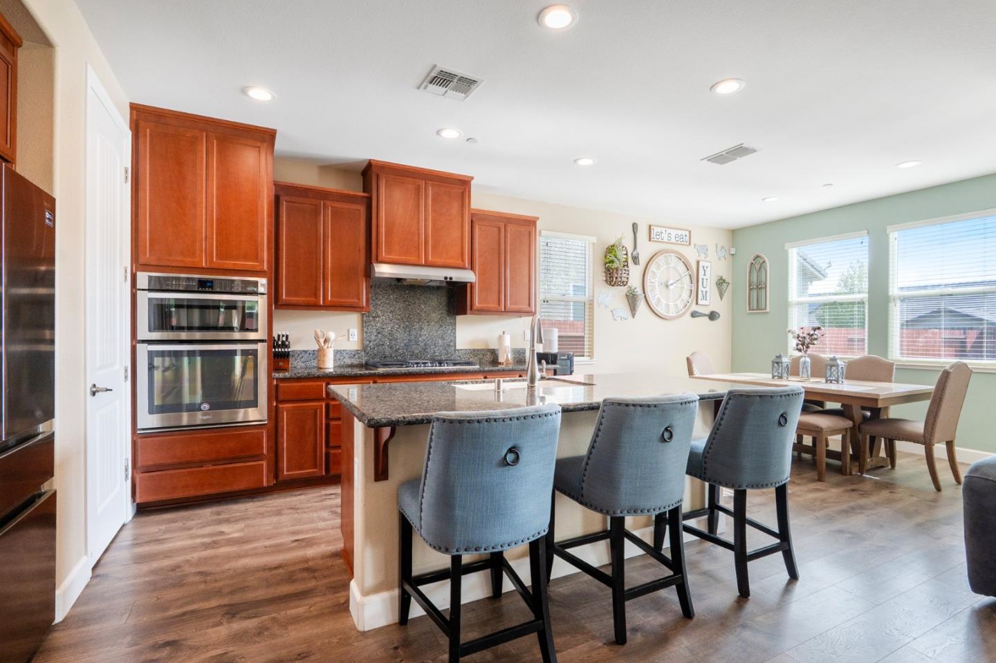Detail Gallery Image 7 of 36 For 1551 Lily Ct, Hollister,  CA 95023 - 3 Beds | 2/1 Baths