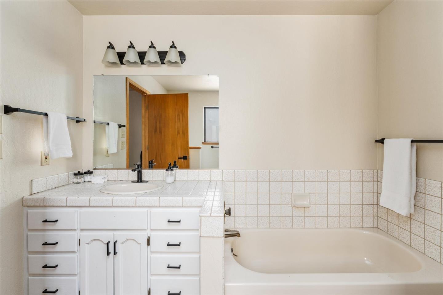 Detail Gallery Image 19 of 28 For 2657 Venado, Arnold,  CA 95223 - 4 Beds | 3 Baths