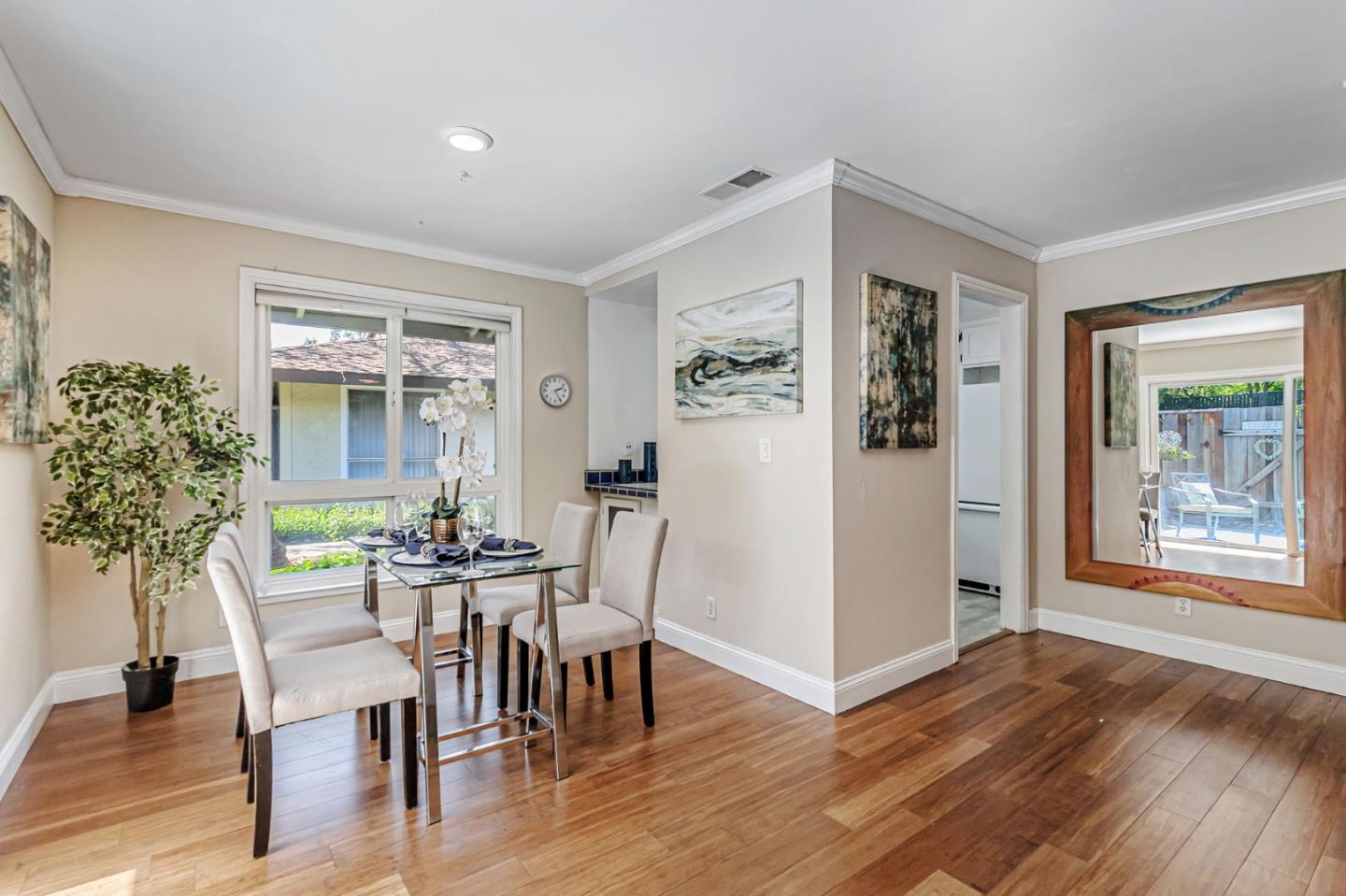 Detail Gallery Image 4 of 28 For 4944 Poplar Ter, Campbell,  CA 95008 - 3 Beds | 2 Baths
