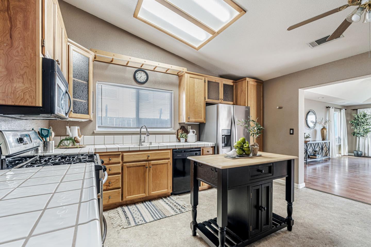 Detail Gallery Image 14 of 37 For 1519 Tamara Ct, Escalon,  CA 95320 - 4 Beds | 2 Baths