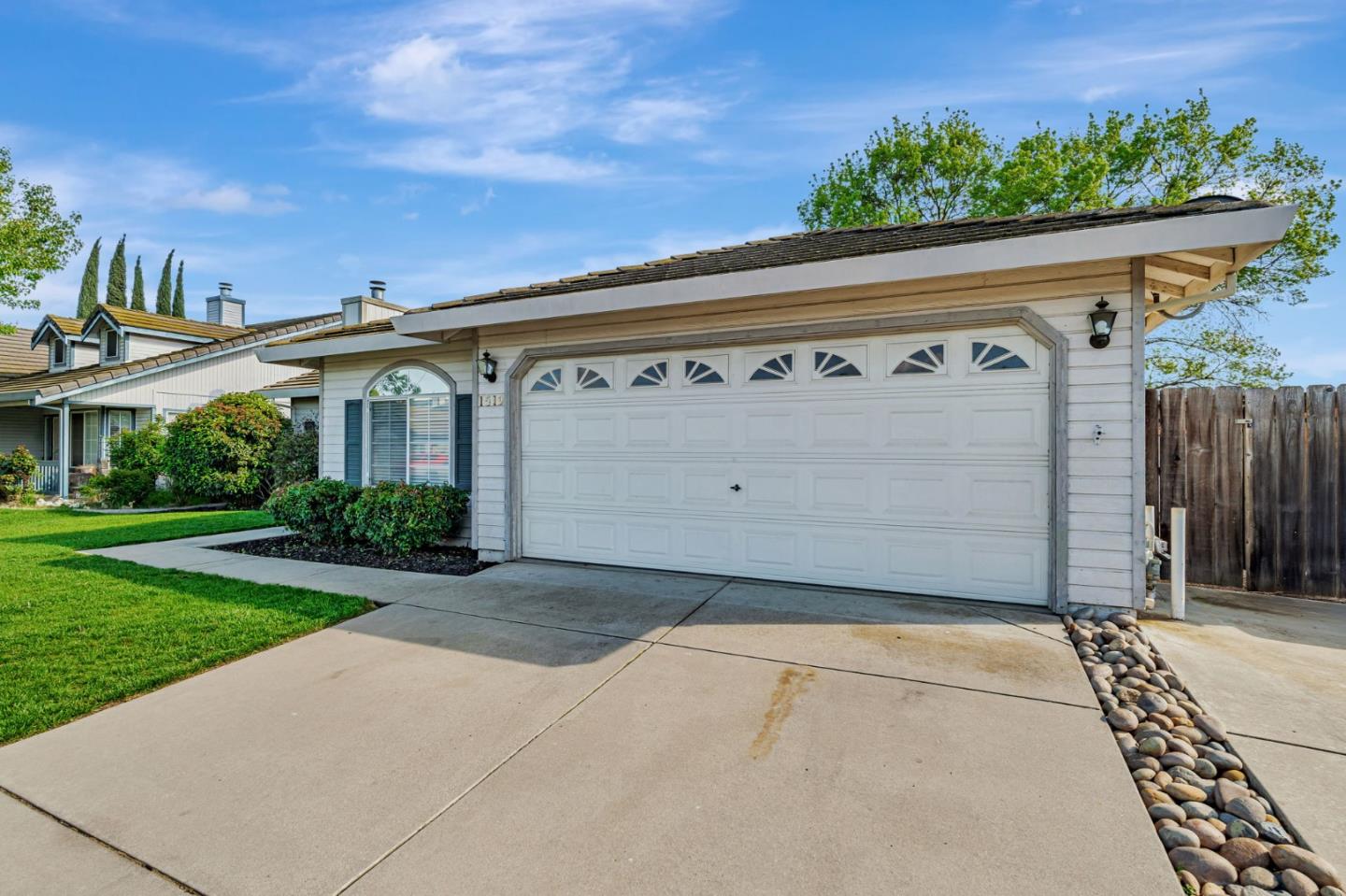 Detail Gallery Image 2 of 37 For 1519 Tamara Ct, Escalon,  CA 95320 - 4 Beds | 2 Baths