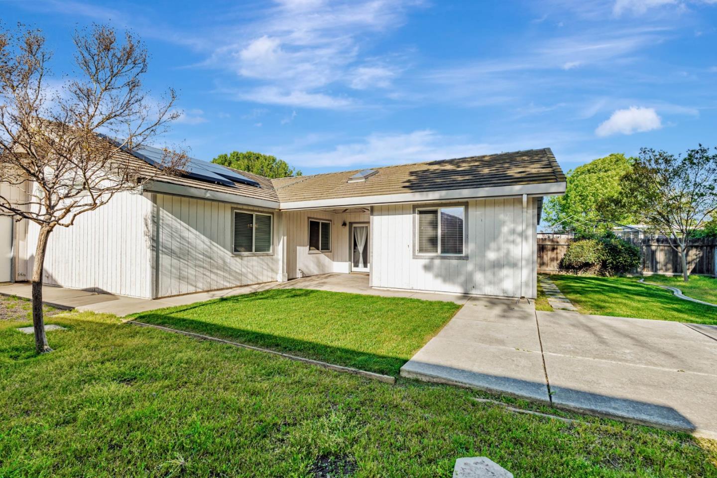 Detail Gallery Image 34 of 37 For 1519 Tamara Ct, Escalon,  CA 95320 - 4 Beds | 2 Baths