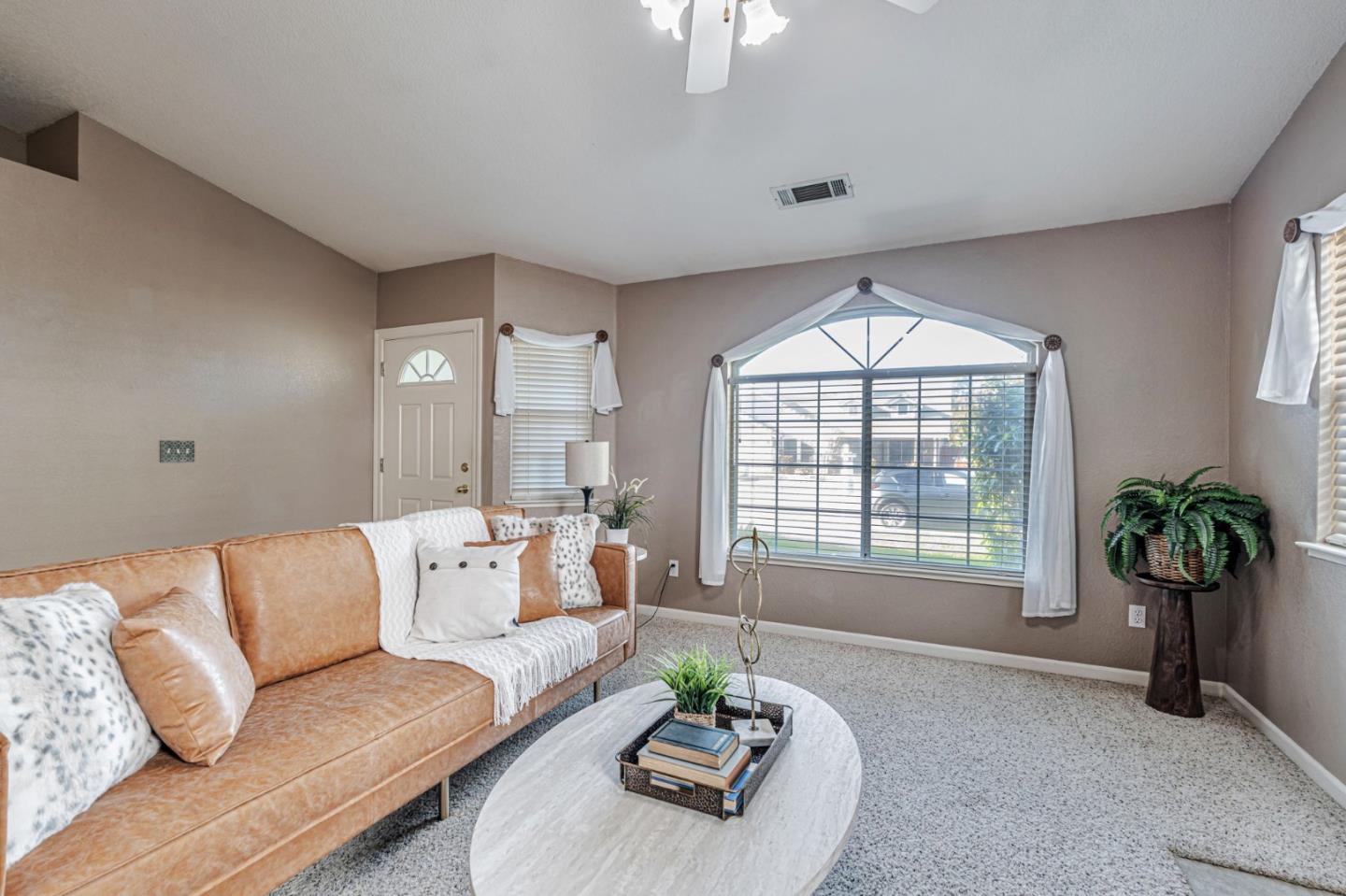 Detail Gallery Image 5 of 37 For 1519 Tamara Ct, Escalon,  CA 95320 - 4 Beds | 2 Baths