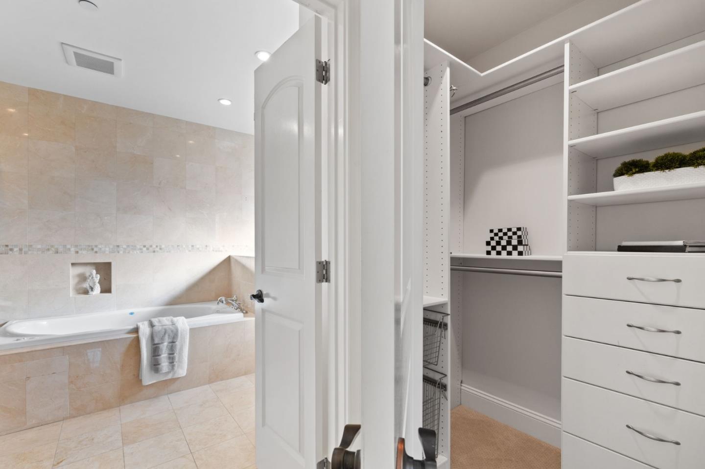 Detail Gallery Image 26 of 35 For 2124 Oakley Ave, Menlo Park,  CA 94025 - 5 Beds | 4 Baths