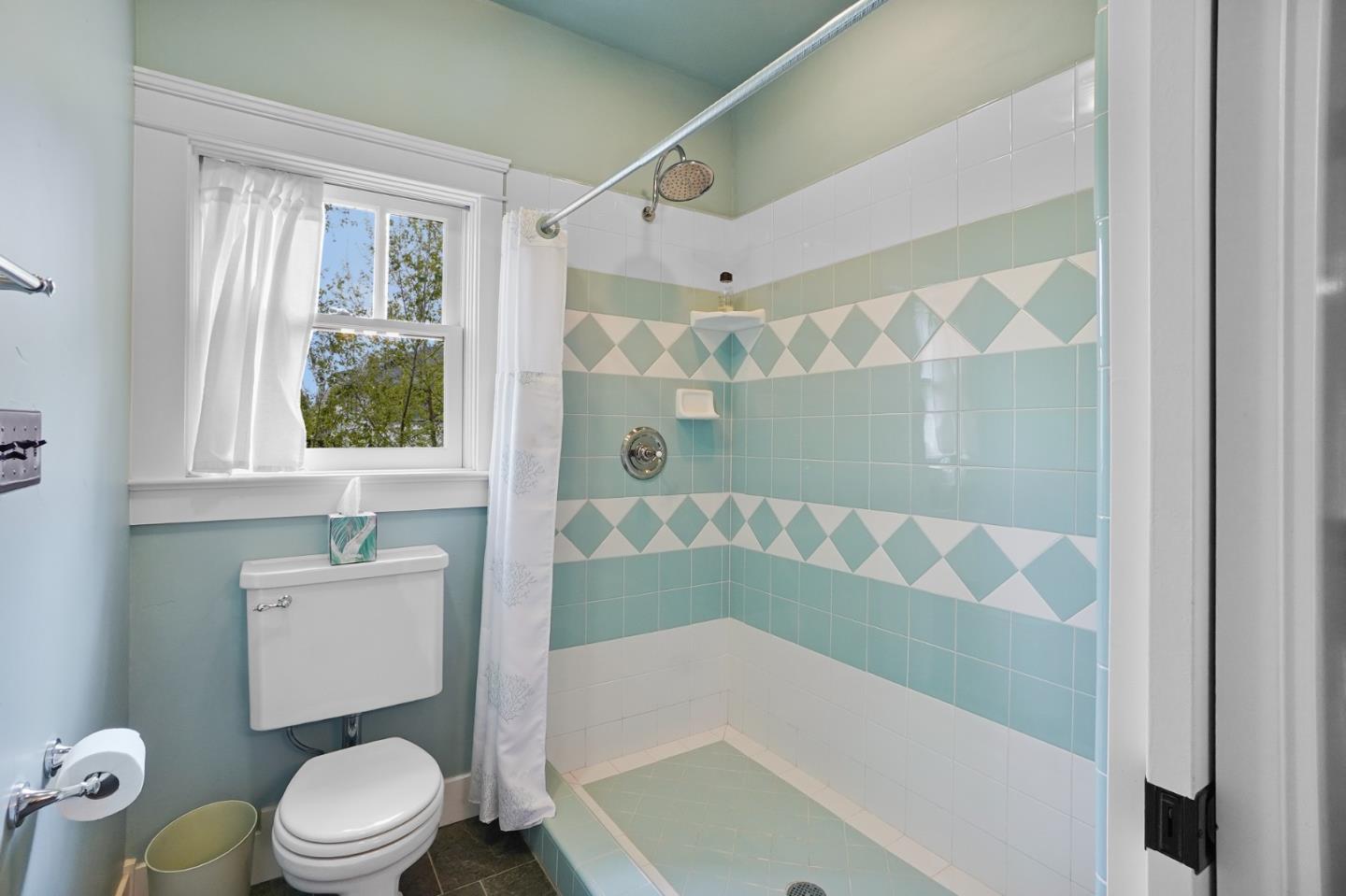 Detail Gallery Image 16 of 80 For 385 Miramar Dr, Half Moon Bay,  CA 94019 - 4 Beds | 3 Baths