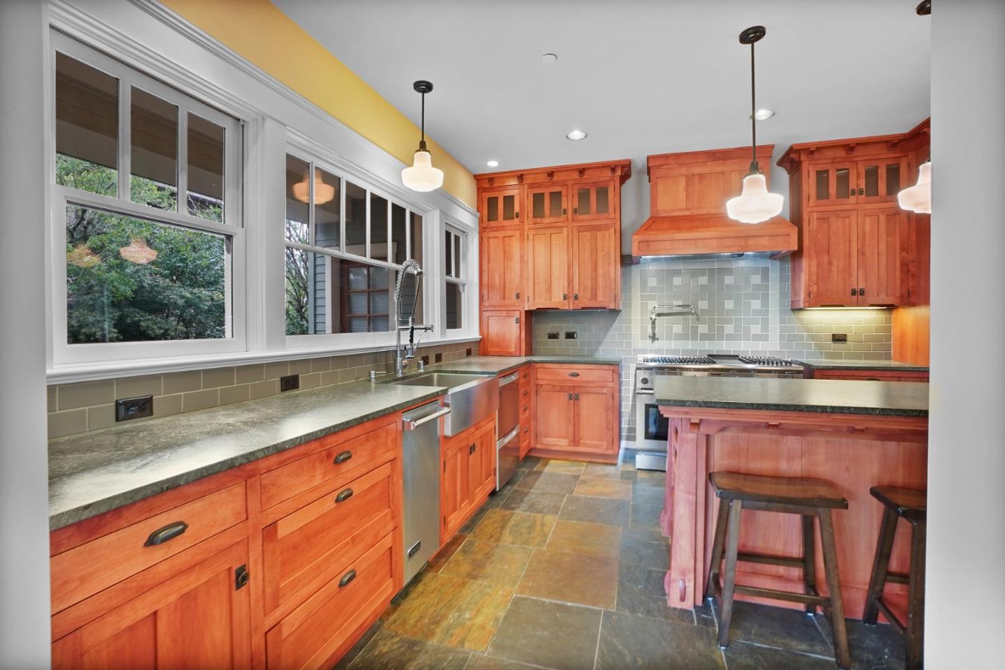 Detail Gallery Image 18 of 80 For 385 Miramar Dr, Half Moon Bay,  CA 94019 - 4 Beds | 3 Baths