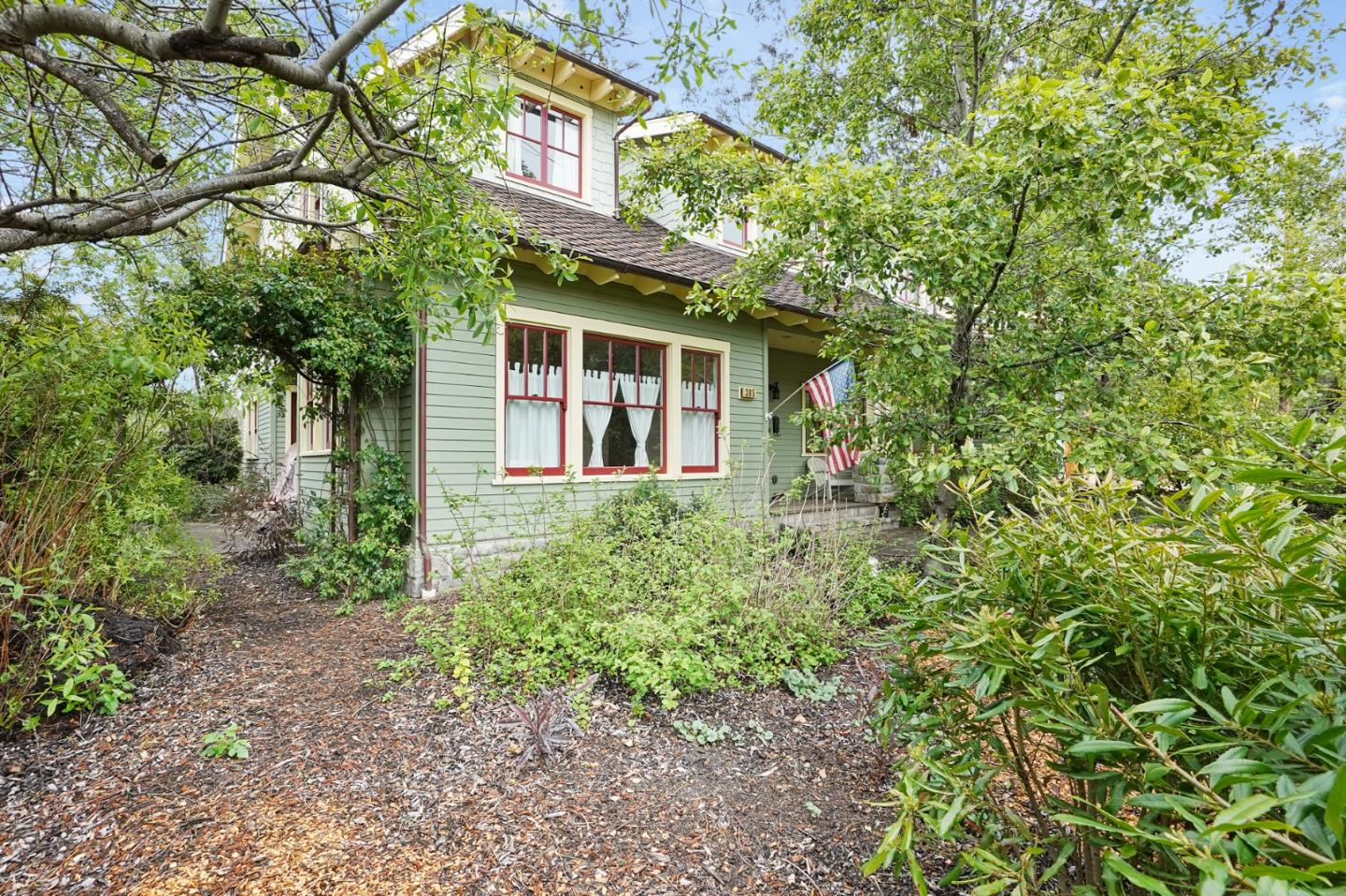 Detail Gallery Image 2 of 80 For 385 Miramar Dr, Half Moon Bay,  CA 94019 - 4 Beds | 3 Baths