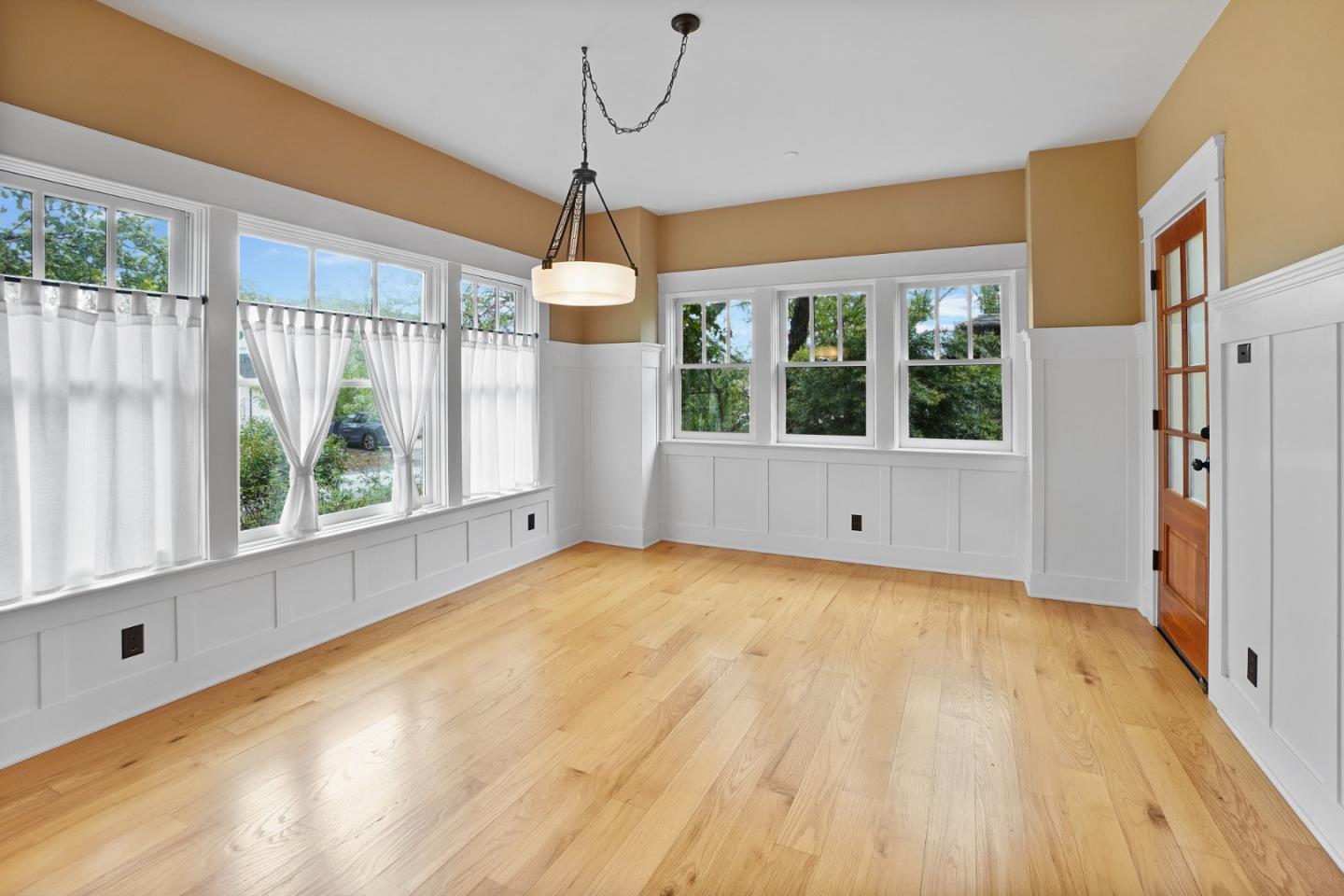 Detail Gallery Image 24 of 80 For 385 Miramar Dr, Half Moon Bay,  CA 94019 - 4 Beds | 3 Baths