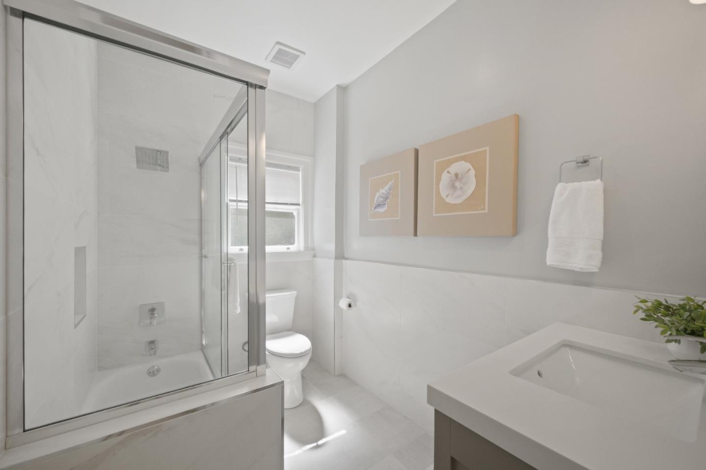Detail Gallery Image 23 of 67 For 1249 Oak St, San Mateo,  CA 94402 - 3 Beds | 3 Baths