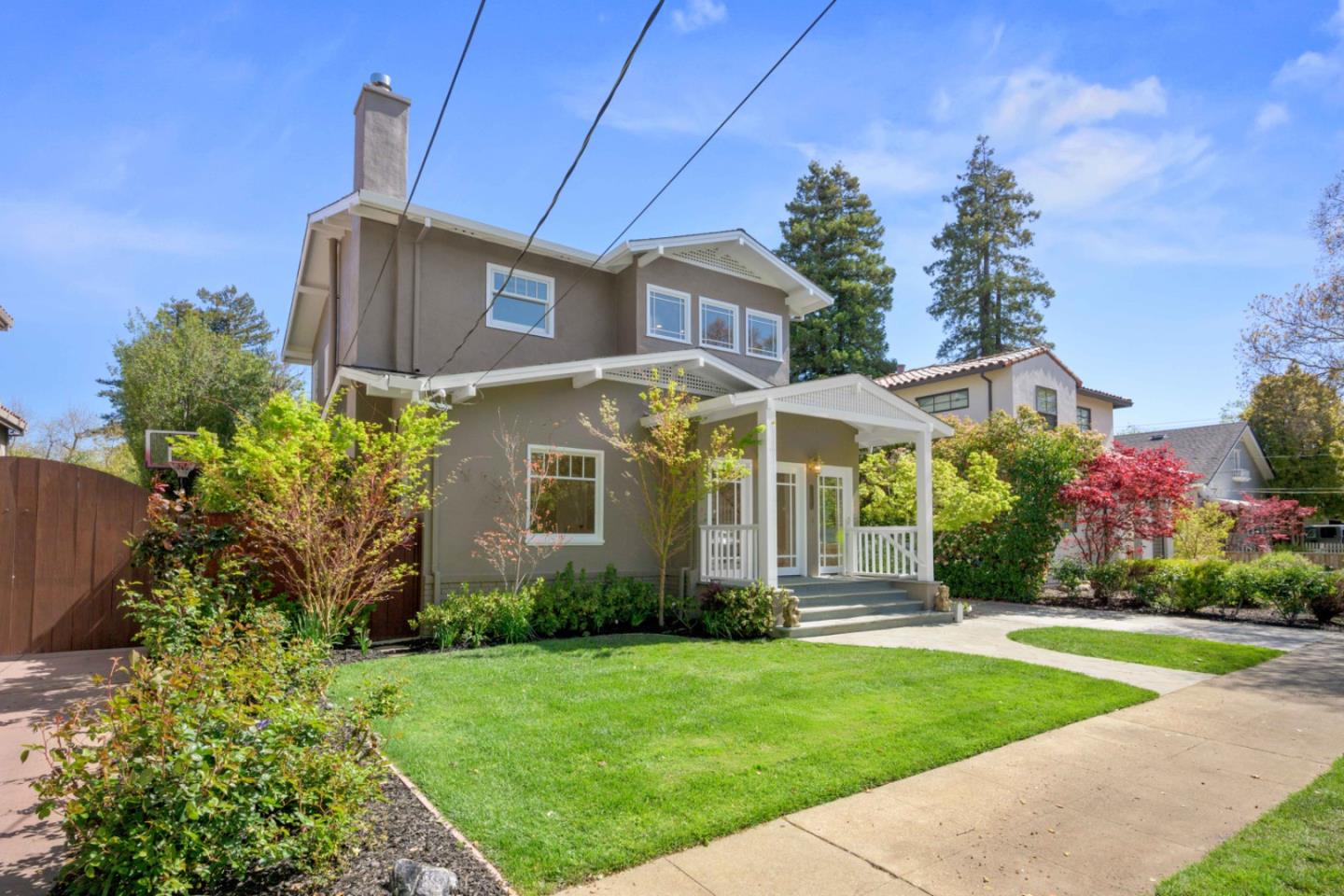 Detail Gallery Image 3 of 67 For 1249 Oak St, San Mateo,  CA 94402 - 3 Beds | 3 Baths