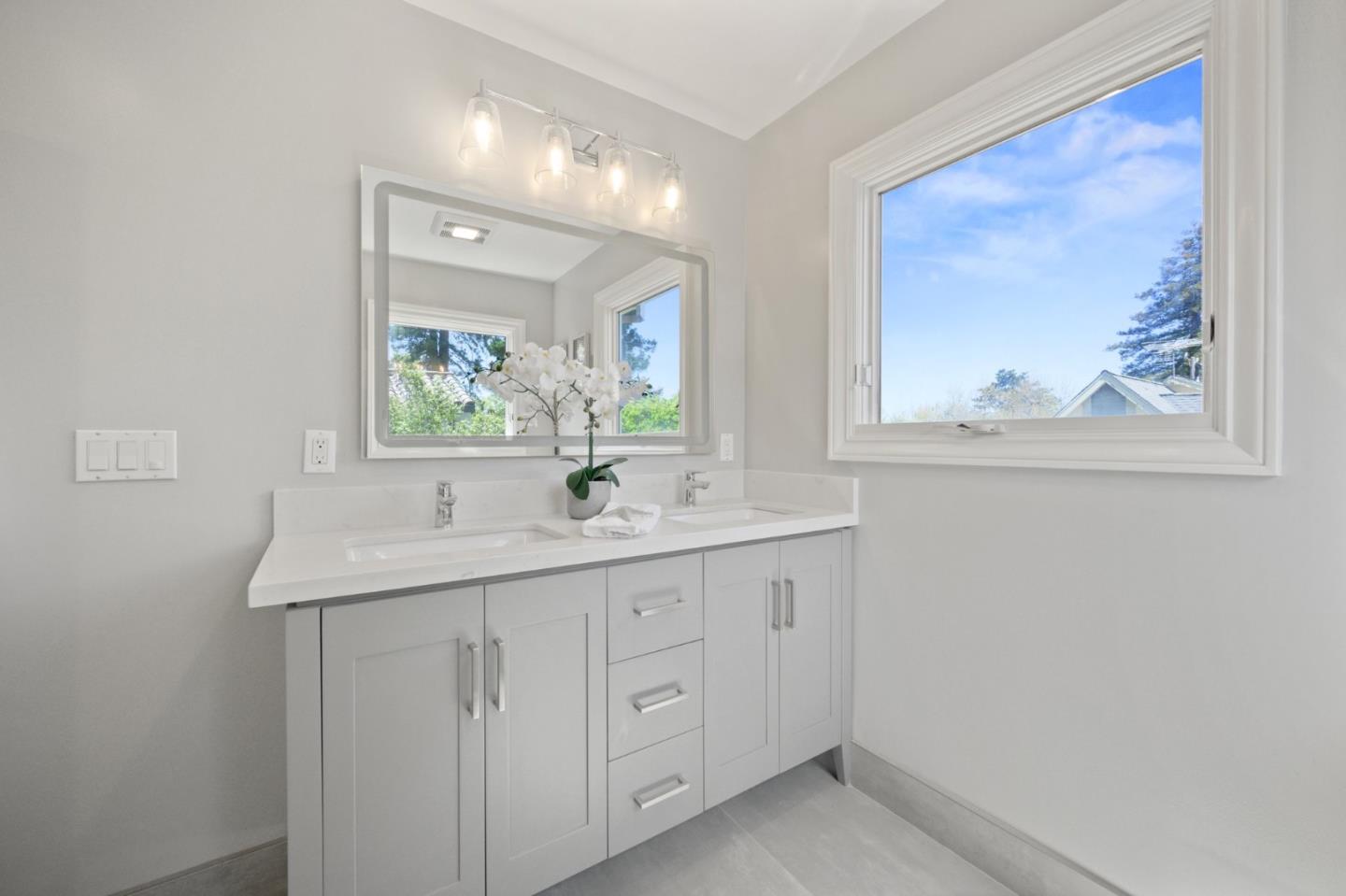Detail Gallery Image 33 of 67 For 1249 Oak St, San Mateo,  CA 94402 - 3 Beds | 3 Baths