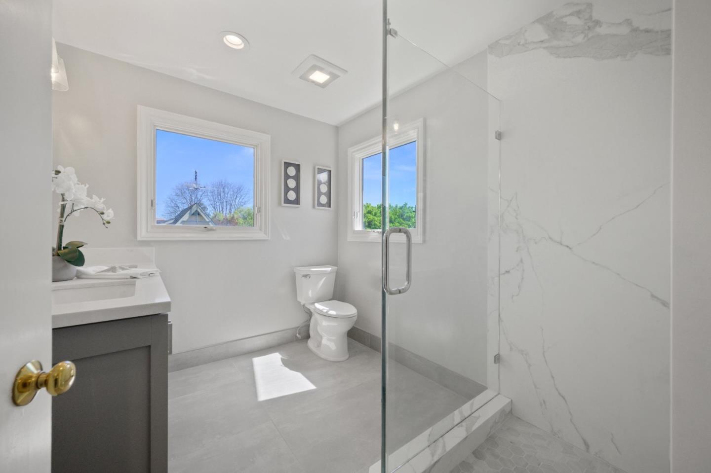Detail Gallery Image 35 of 67 For 1249 Oak St, San Mateo,  CA 94402 - 3 Beds | 3 Baths
