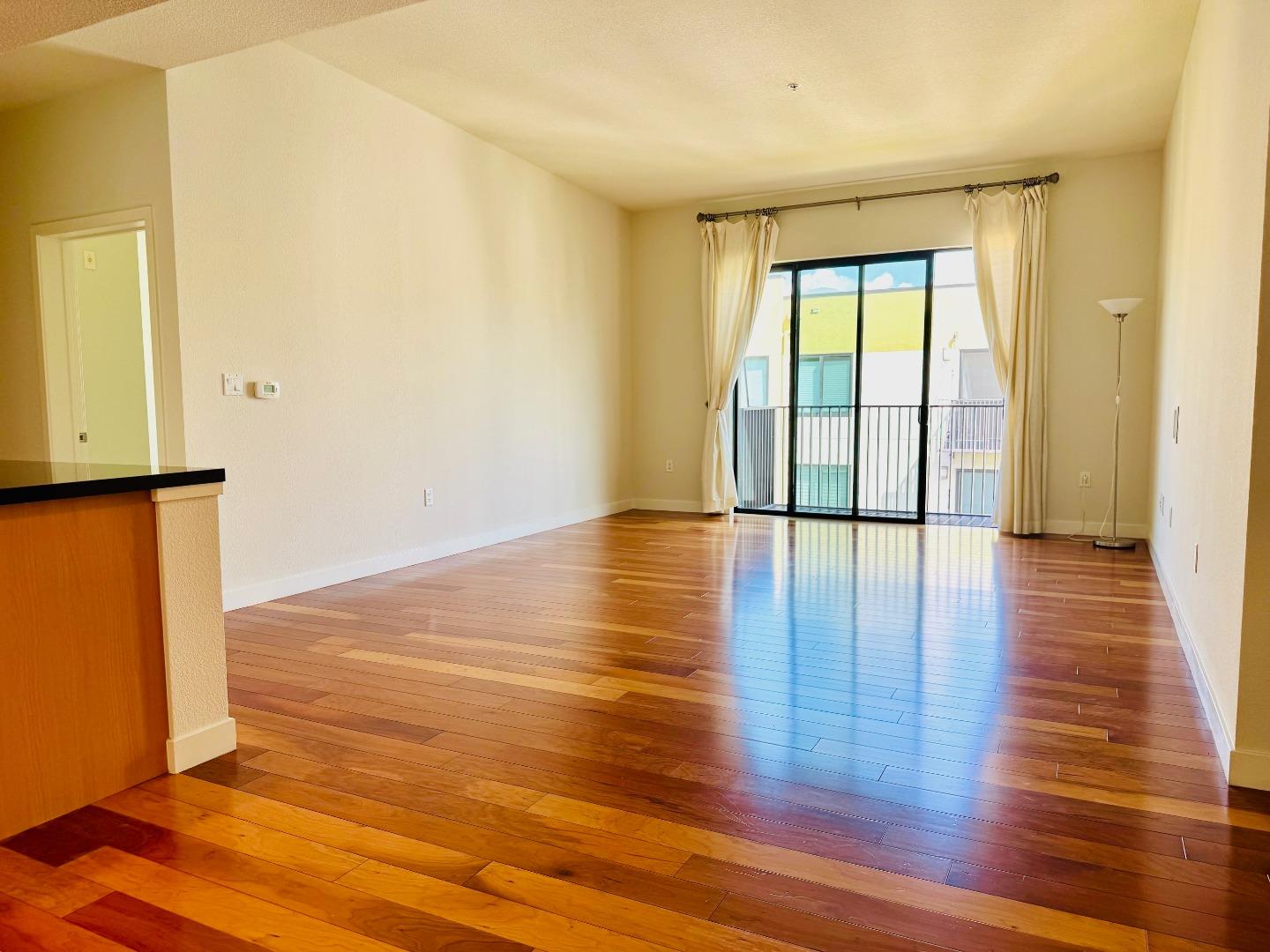 Detail Gallery Image 2 of 20 For 88 Bush St #4202,  San Jose,  CA 95126 - 2 Beds | 2 Baths