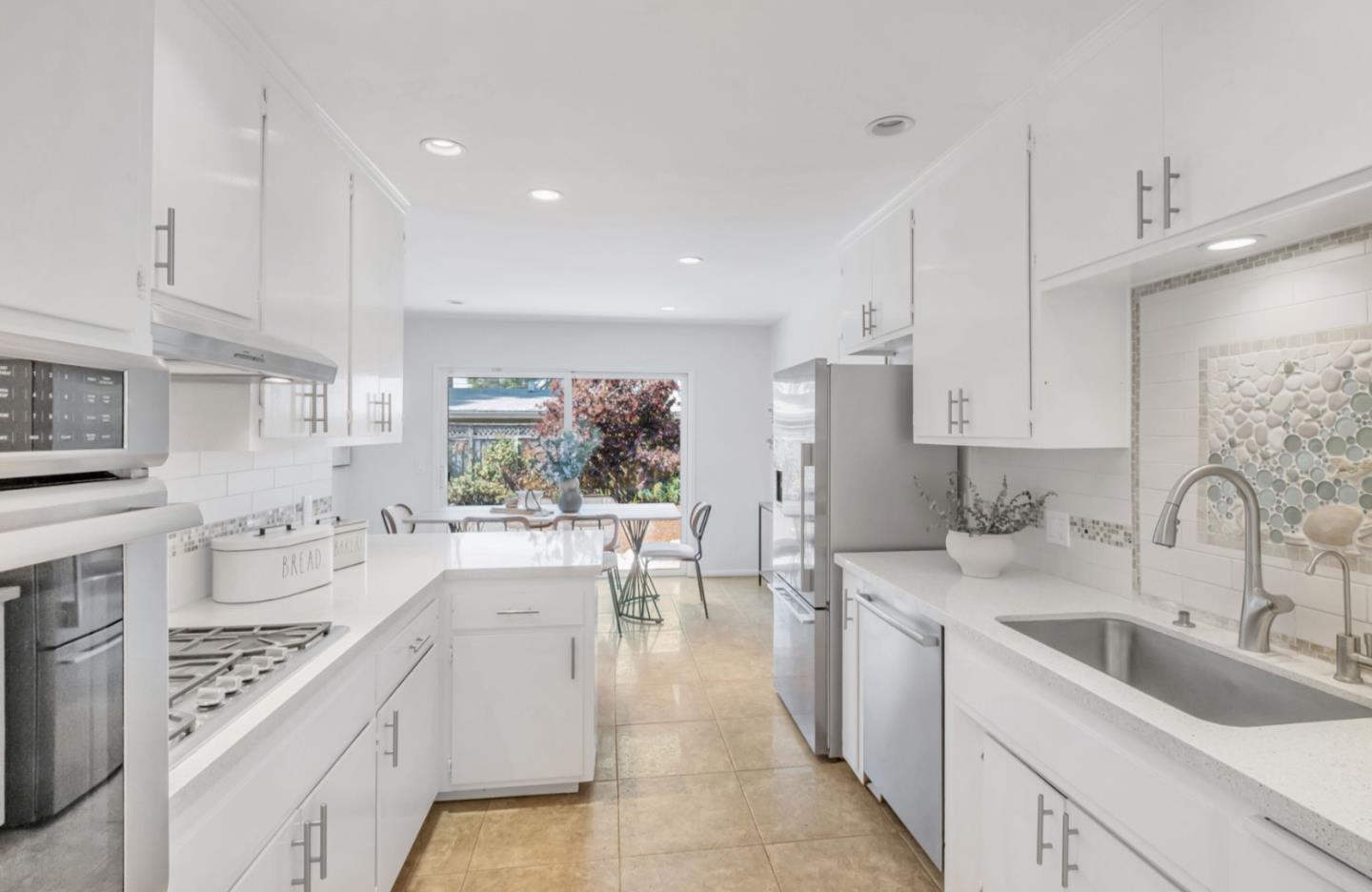 Detail Gallery Image 10 of 36 For 145 Wesley St, Capitola,  CA 95010 - 3 Beds | 2 Baths