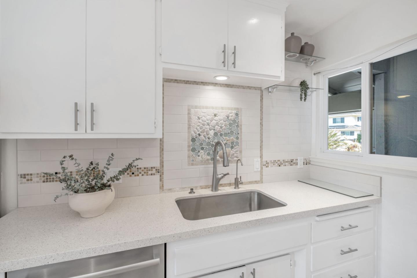 Detail Gallery Image 12 of 36 For 145 Wesley St, Capitola,  CA 95010 - 3 Beds | 2 Baths