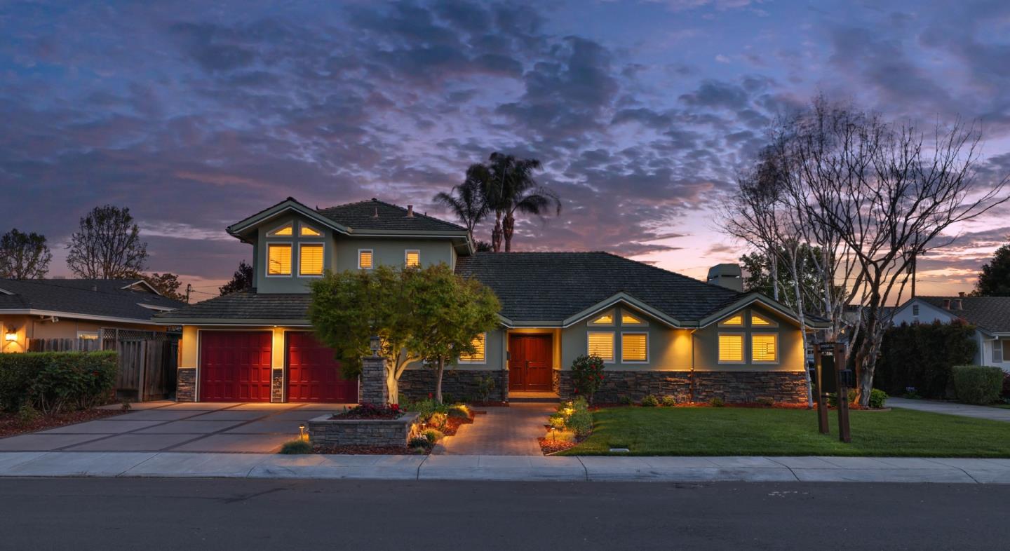Detail Gallery Image 2 of 52 For 1870 Patio Dr, San Jose,  CA 95125 - 4 Beds | 3/1 Baths