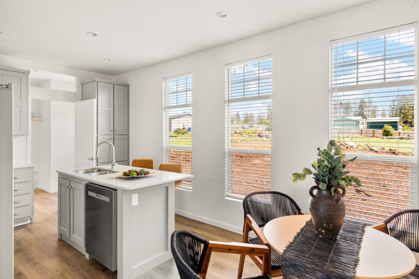 Detail Gallery Image 12 of 21 For 5902 Pine View Dr, Paradise,  CA 95969 - 2 Beds | 2 Baths