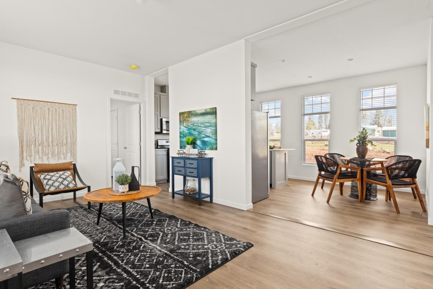 Detail Gallery Image 5 of 21 For 5902 Pine View Dr, Paradise,  CA 95969 - 2 Beds | 2 Baths