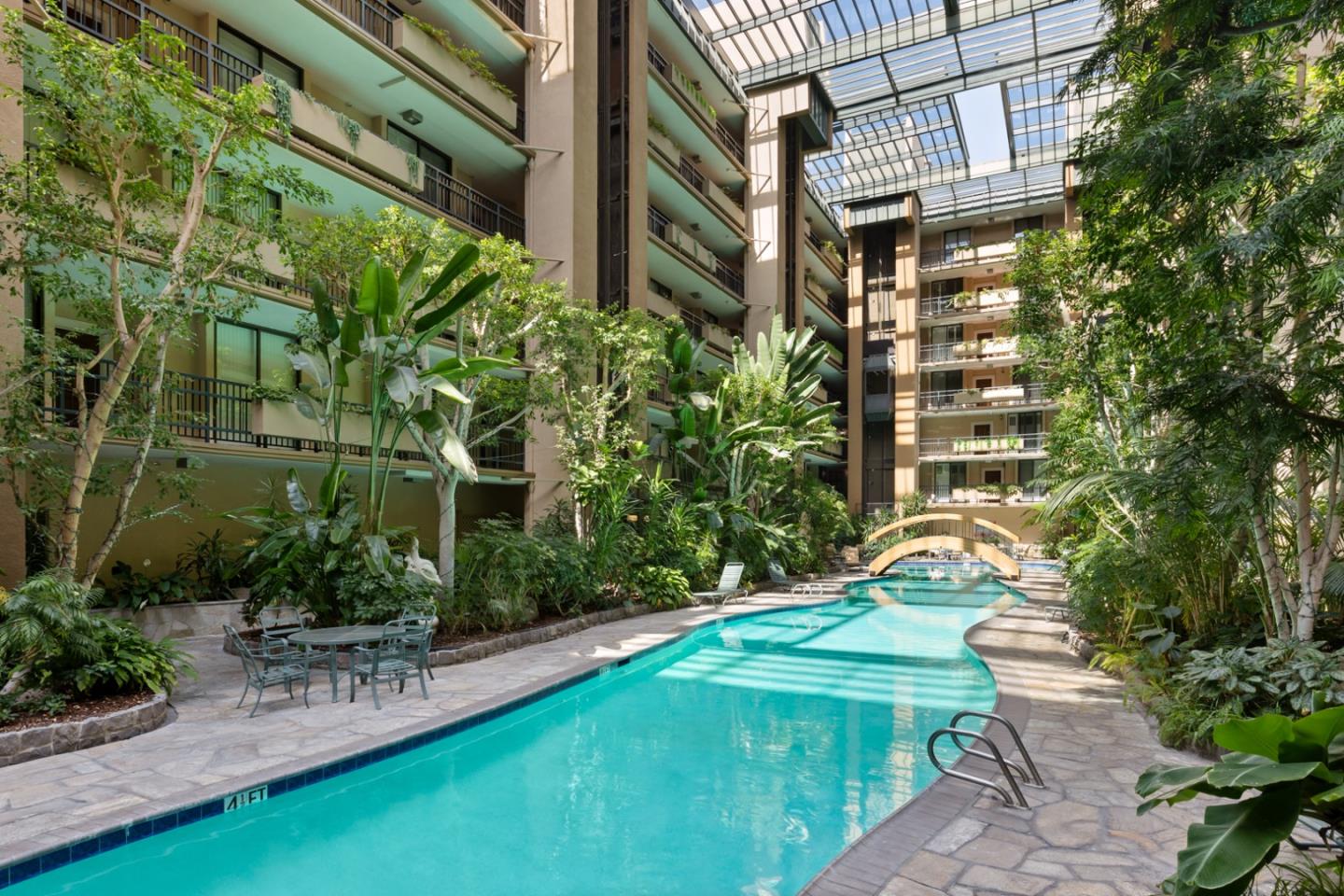 Detail Gallery Image 2 of 39 For 555 Laurel Ave #330,  San Mateo,  CA 94401 - 1 Beds | 2 Baths