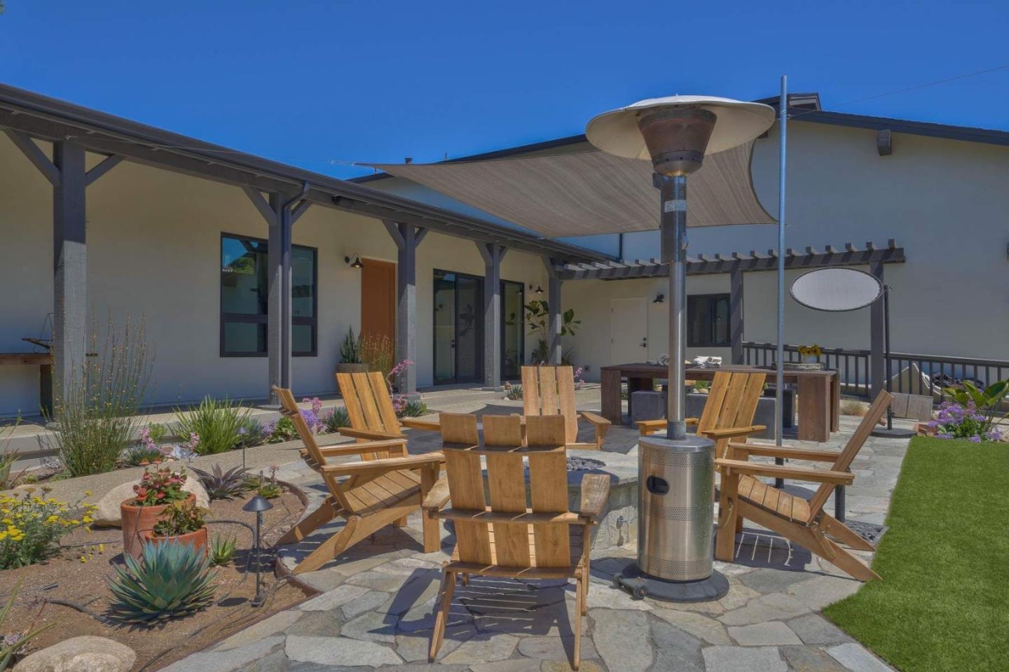 Detail Gallery Image 10 of 33 For 8 El Caminito Rd, Carmel Valley,  CA 93924 - 3 Beds | 3/2 Baths