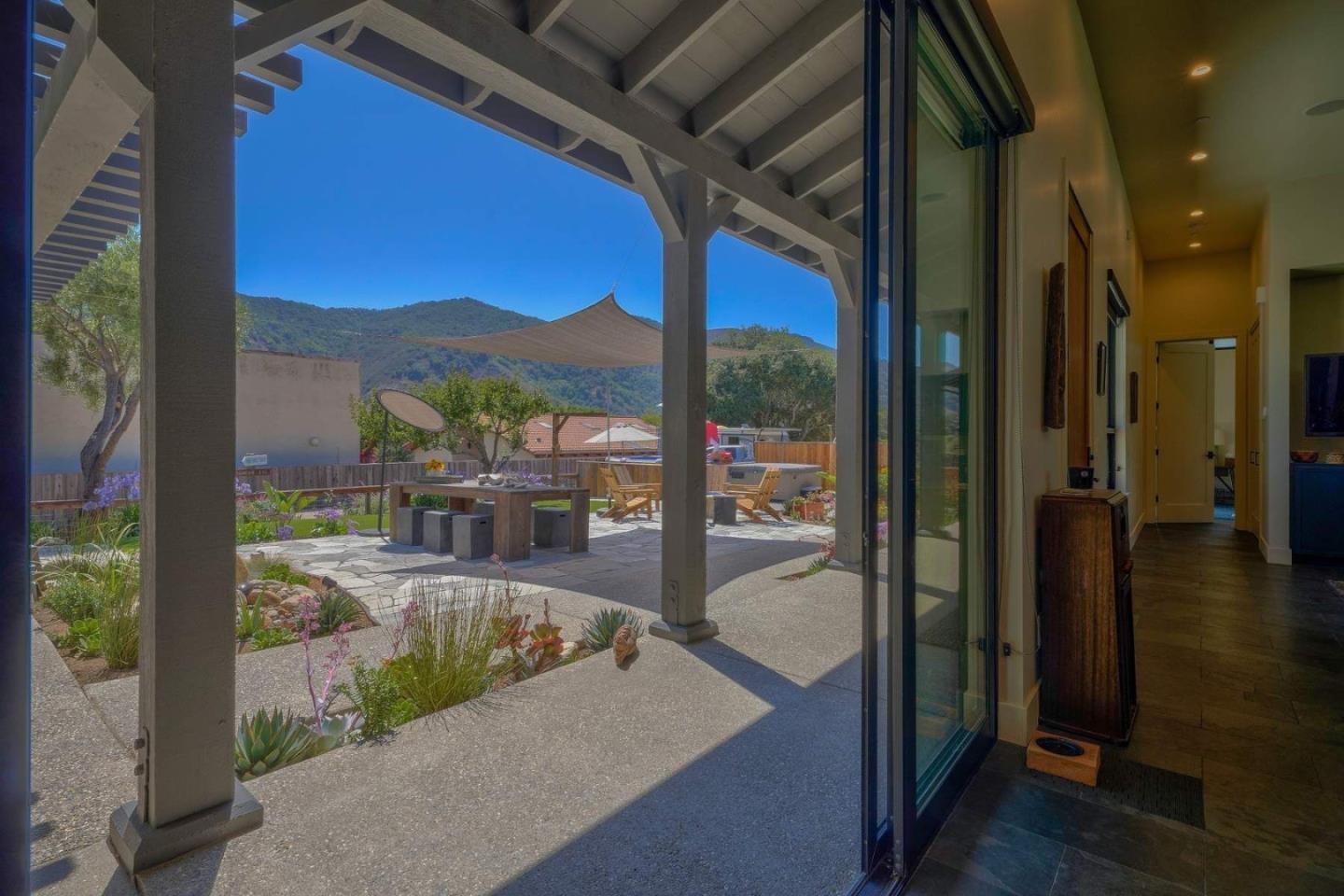 Detail Gallery Image 9 of 33 For 8 El Caminito Rd, Carmel Valley,  CA 93924 - 3 Beds | 3/2 Baths