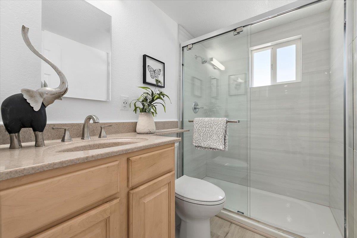 Detail Gallery Image 10 of 18 For 902 Blazingwood Dr, Sunnyvale,  CA 94089 - 3 Beds | 2 Baths