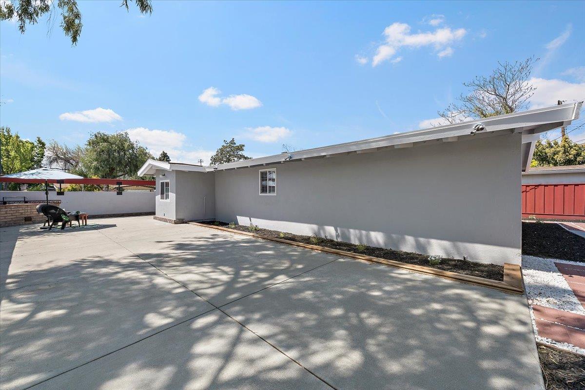 Detail Gallery Image 17 of 18 For 902 Blazingwood Dr, Sunnyvale,  CA 94089 - 3 Beds | 2 Baths
