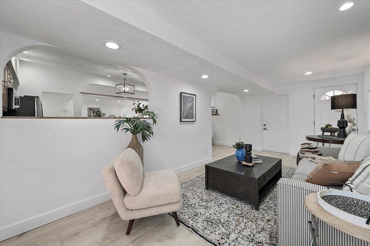 Detail Gallery Image 4 of 18 For 902 Blazingwood Dr, Sunnyvale,  CA 94089 - 3 Beds | 2 Baths