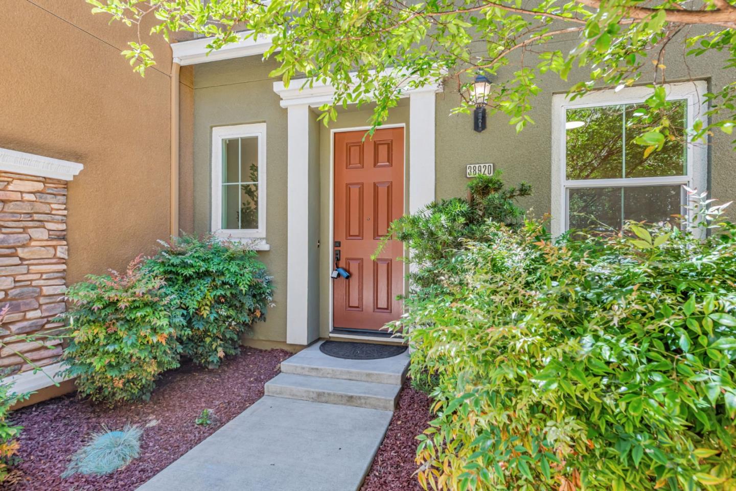 Detail Gallery Image 3 of 32 For 38920 Snapdragon Pl, Newark,  CA 94560 - 3 Beds | 3/1 Baths