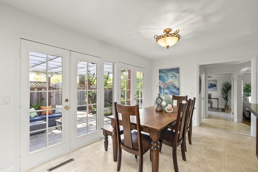 Detail Gallery Image 17 of 32 For 5045 Rafton Dr, San Jose,  CA 95124 - 4 Beds | 2/1 Baths