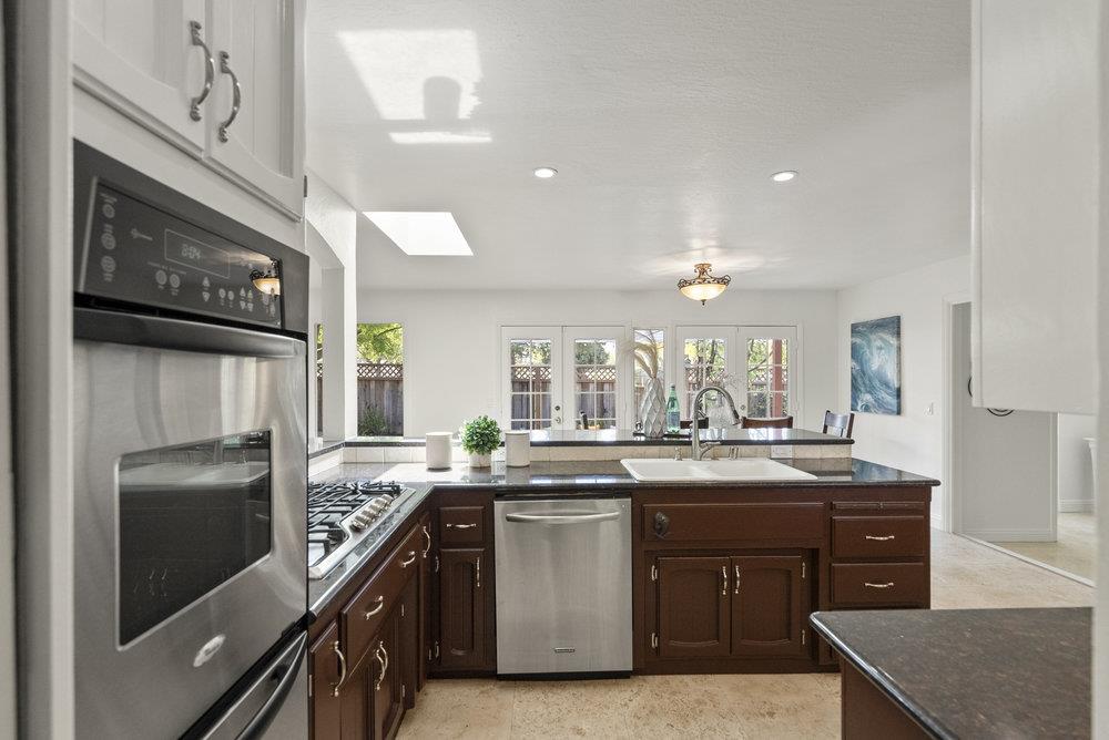 Detail Gallery Image 19 of 32 For 5045 Rafton Dr, San Jose,  CA 95124 - 4 Beds | 2/1 Baths