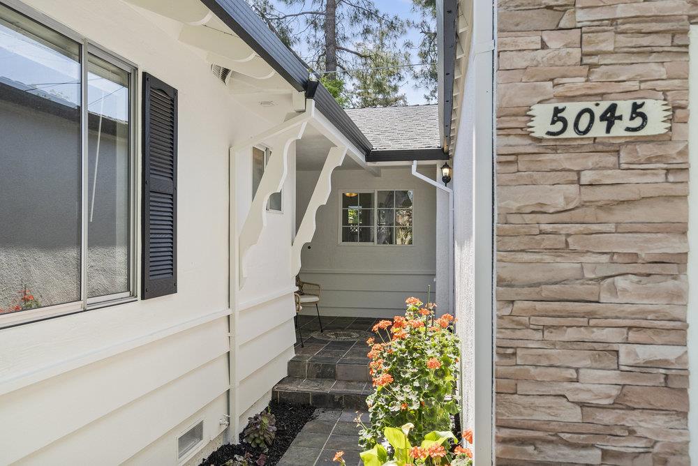 Detail Gallery Image 26 of 32 For 5045 Rafton Dr, San Jose,  CA 95124 - 4 Beds | 2/1 Baths